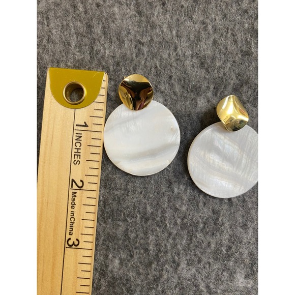 Unbranded Jewelry - Gold Tone Mother of Pearl Shell Disc Drop Earrings Wavy Stud Statement Jewelry
